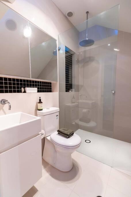 Luxury Apt Apartment Sydney
