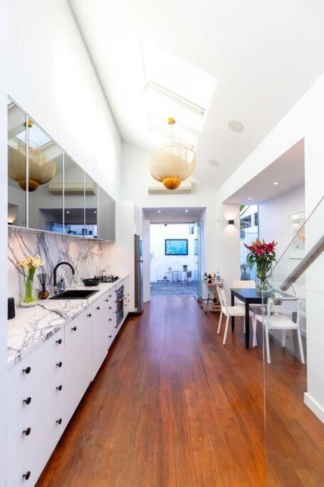 Apartment Luxury Apt Sydney